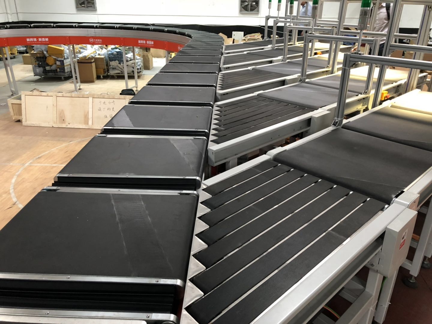 Shipping Sortation Factory Warehouse Conveyor Sorting System