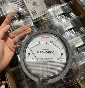 China Dwyer Magnahelic Guage 2000-1.5kpa Pressure Gauge 0-1.5kpa wholesale