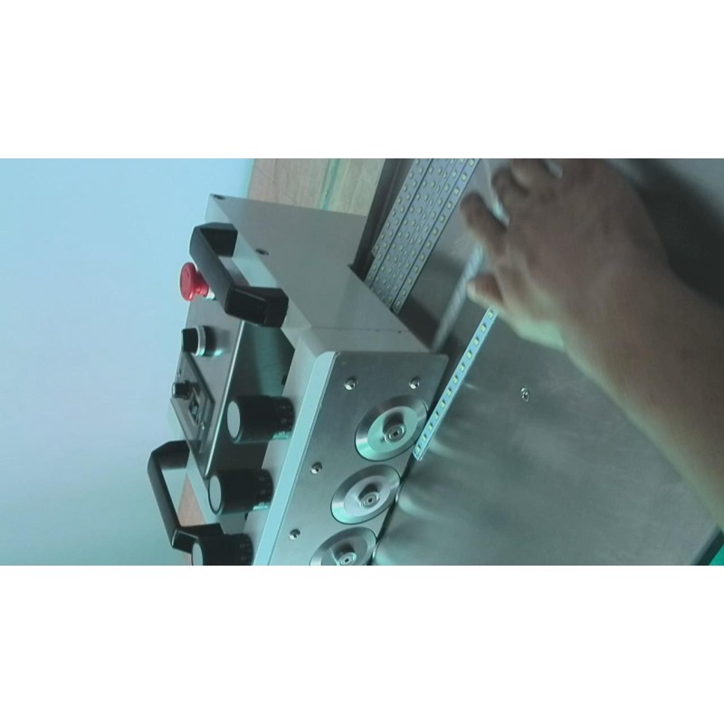 V Scoring PCB Panel LED Cutting Machine For Circuit Board / LED Strip Aluminum Board