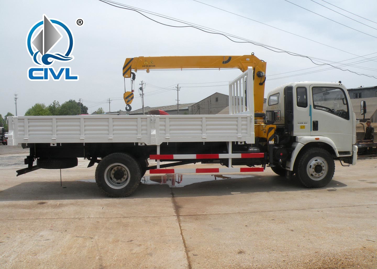 3.2 Tonne Crane Truck With 4x2 Light Truck Chassis Engine 130hp