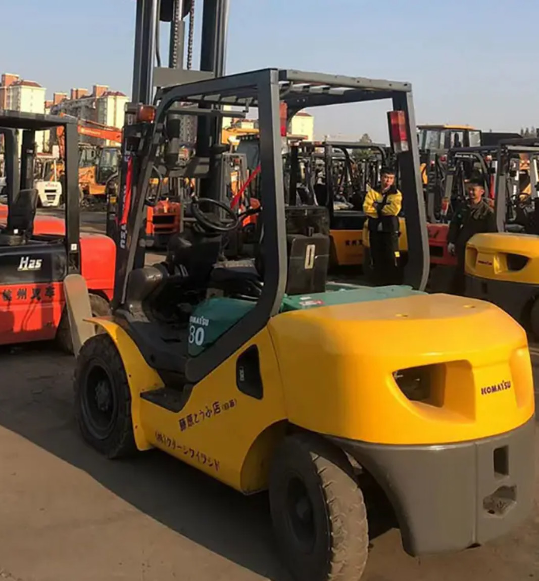 Versatile Diesel Forklift With 3 Stage Mast And ISUZU Engine 3000kg Loading Capacity 4.5m Lifting Height
