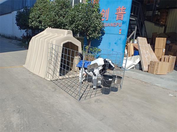 PE Material House Isolation Room Calf Shelters Plastic Calf Hutch 2200 * 1500 *