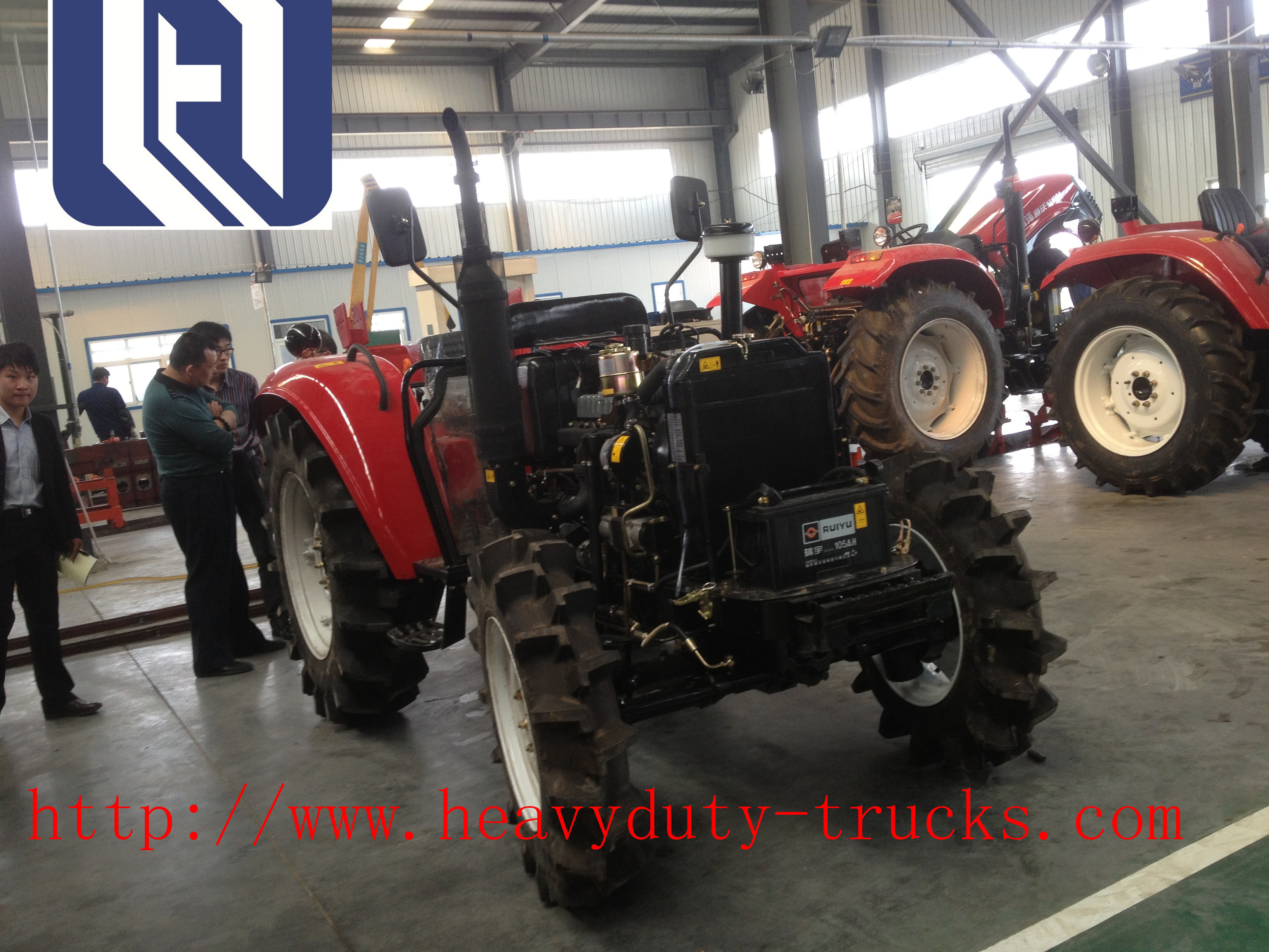 New Designed 4 Wheel Drive Lawn Tractor / Farm Four Wheel Tractor 30 Hp