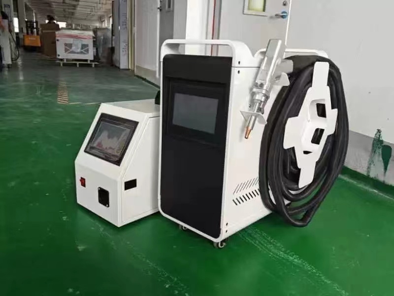 Metal Part Laser Welding Portable Handheld 1500W 2000W Laser Welder for Stainless Steel Aluminum Welding