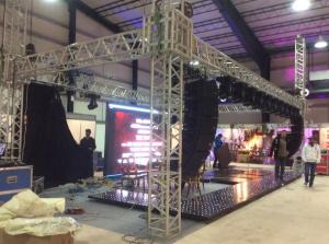China Hanging Line Speaker Box Stage Roof Truss System Hanging LED Screen Facilities wholesale