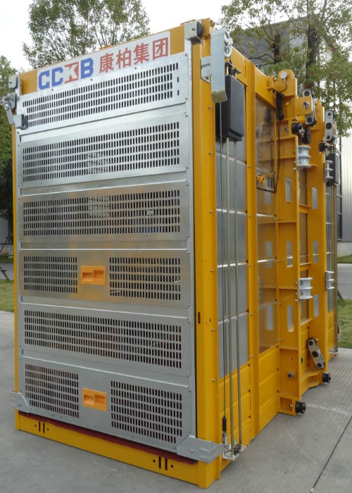 Yellow Passenger And Material Hoist / Rack Pinion Elevator Speed 0–60 M/Min