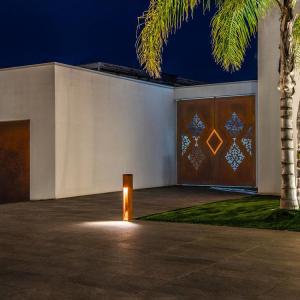 China 120V Led Garden Bollard Lights Customized Thickness Energy Saving wholesale