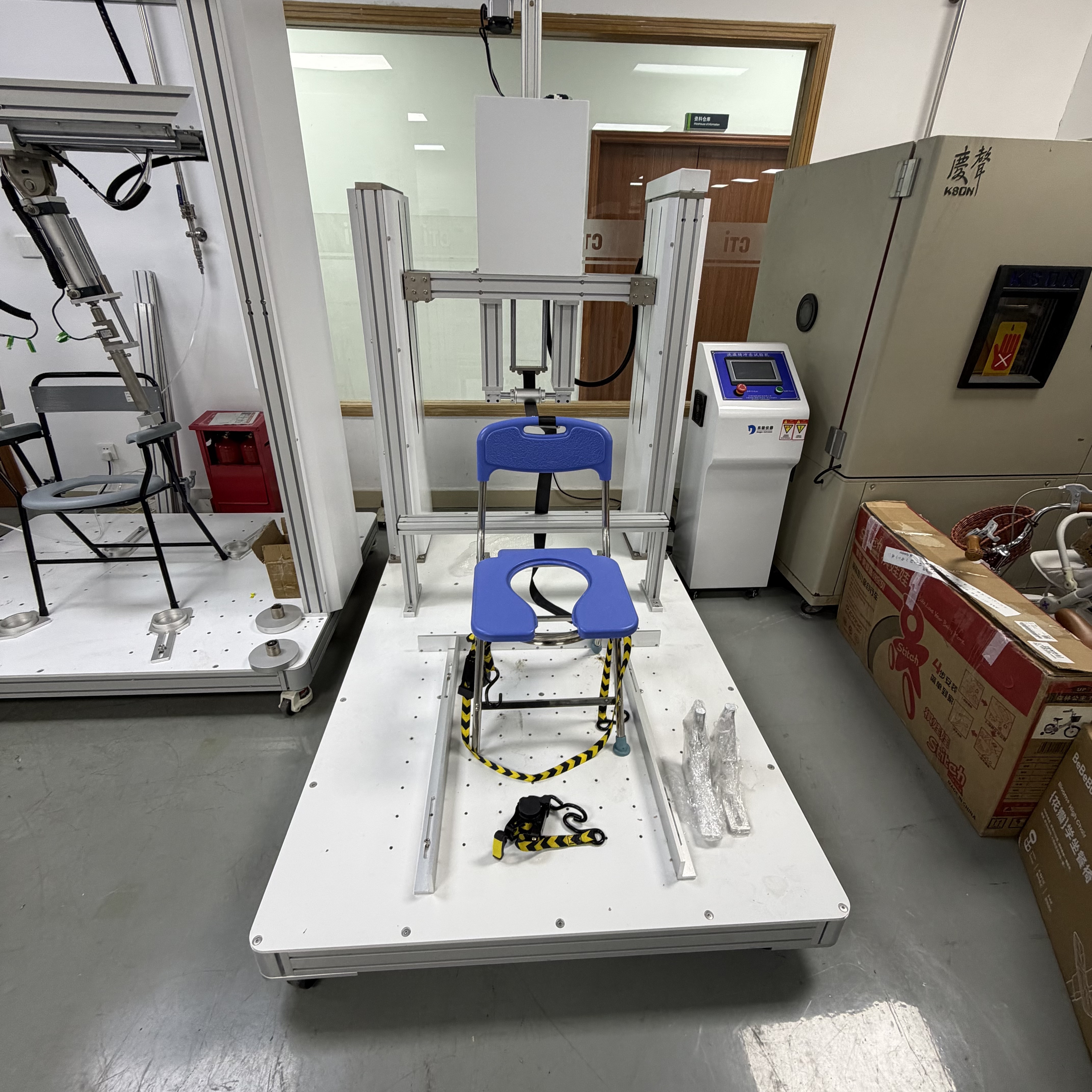 Bathing chair fatigue testing machine