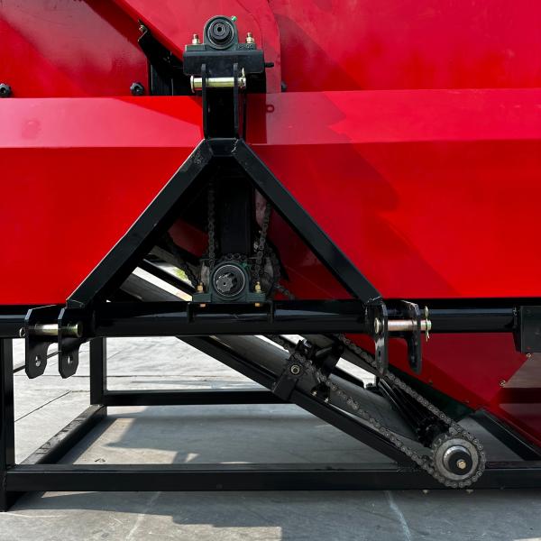 Agricultural Soil Crusher Machine Red Color Three Point Suspension Linkage
