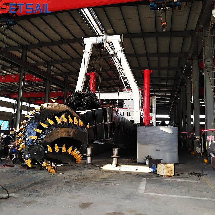 Cutter Suction River Sand Dredger with Hydraulic Spud