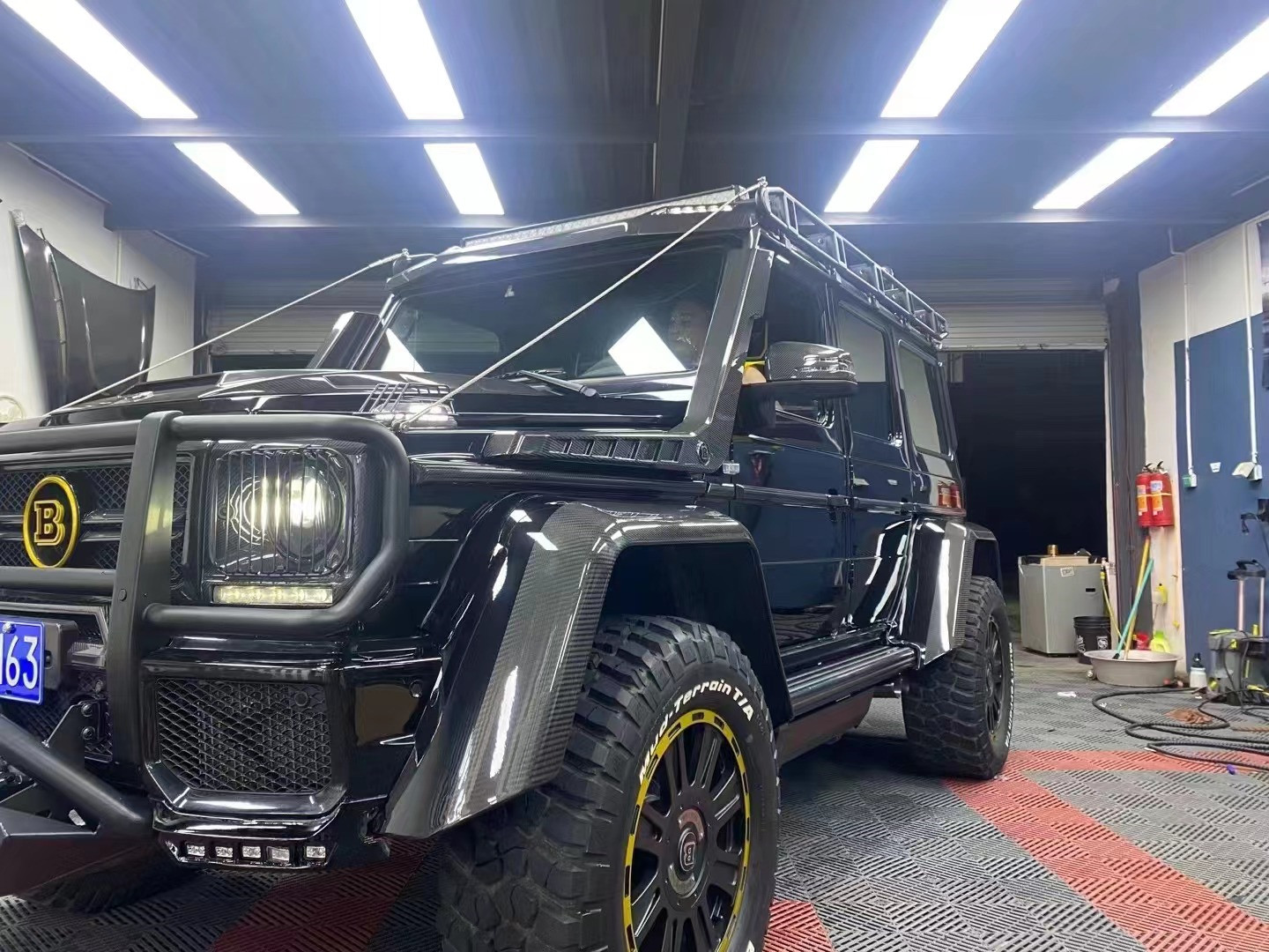 Auto Parts for Mercedes W463 4X4 Body Kit W463 4X4 G500 Carbon Fiber Widebody Wheel Eyebrows