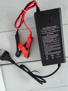 China 12v Lithium Ion Lifepo4 Battery Charger 14.6V 10A Constant Voltage Mode wholesale