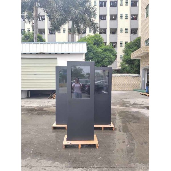 32-inch floor-standing digital high-definition large screen vertical Outdoor Electronic Billboard