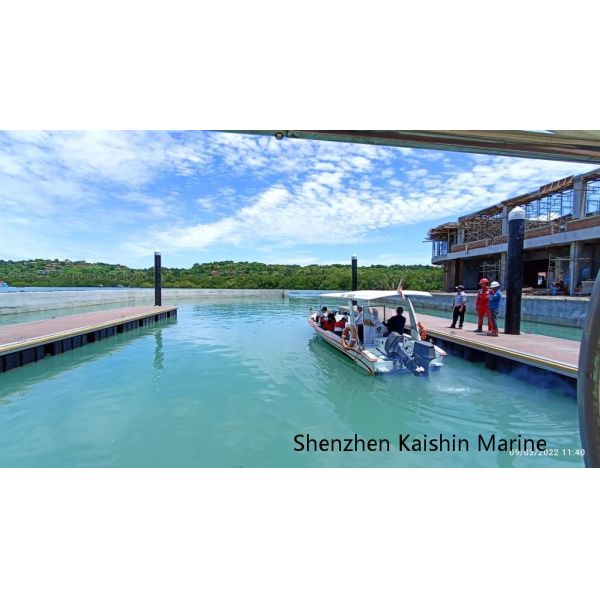 Corrosion-Resistant Modular Floating Dock with Customizable Dimensions for Marine Applications