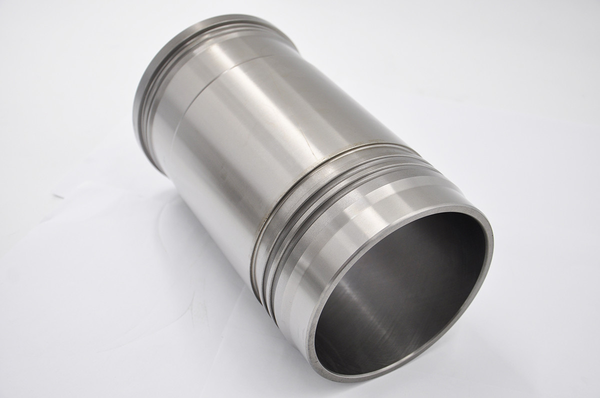 D6AC Hyundai Excavator Parts Cylinder Liner , Cast Iron Cylinder Sleeve