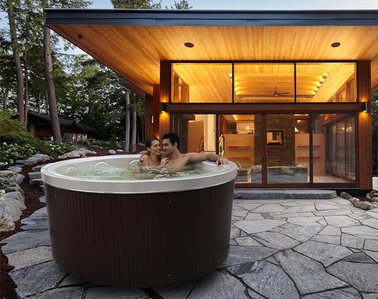 Luxury 6 Persons Hot Tubs For Outdoor Acrylic Spa Pools With Massage Function Jacuzzier Swim Spa For Family