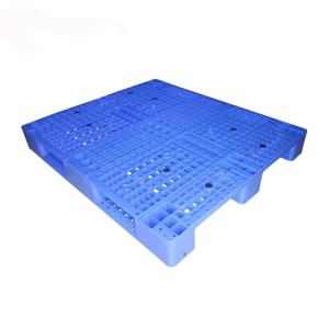 China Static Load 5T HDPE Plastic Pallets 1300 x 1100 Three Runners wholesale