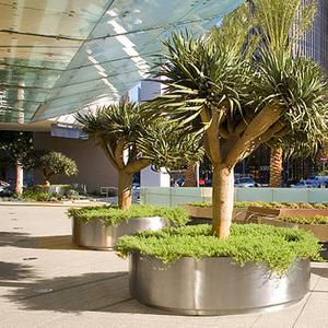 China Large Rectangular Planter Metal Boxes Large Outdoor Garden Flower Pots Metal Boxes Large Outdoor Garden Flower Pots wholesale