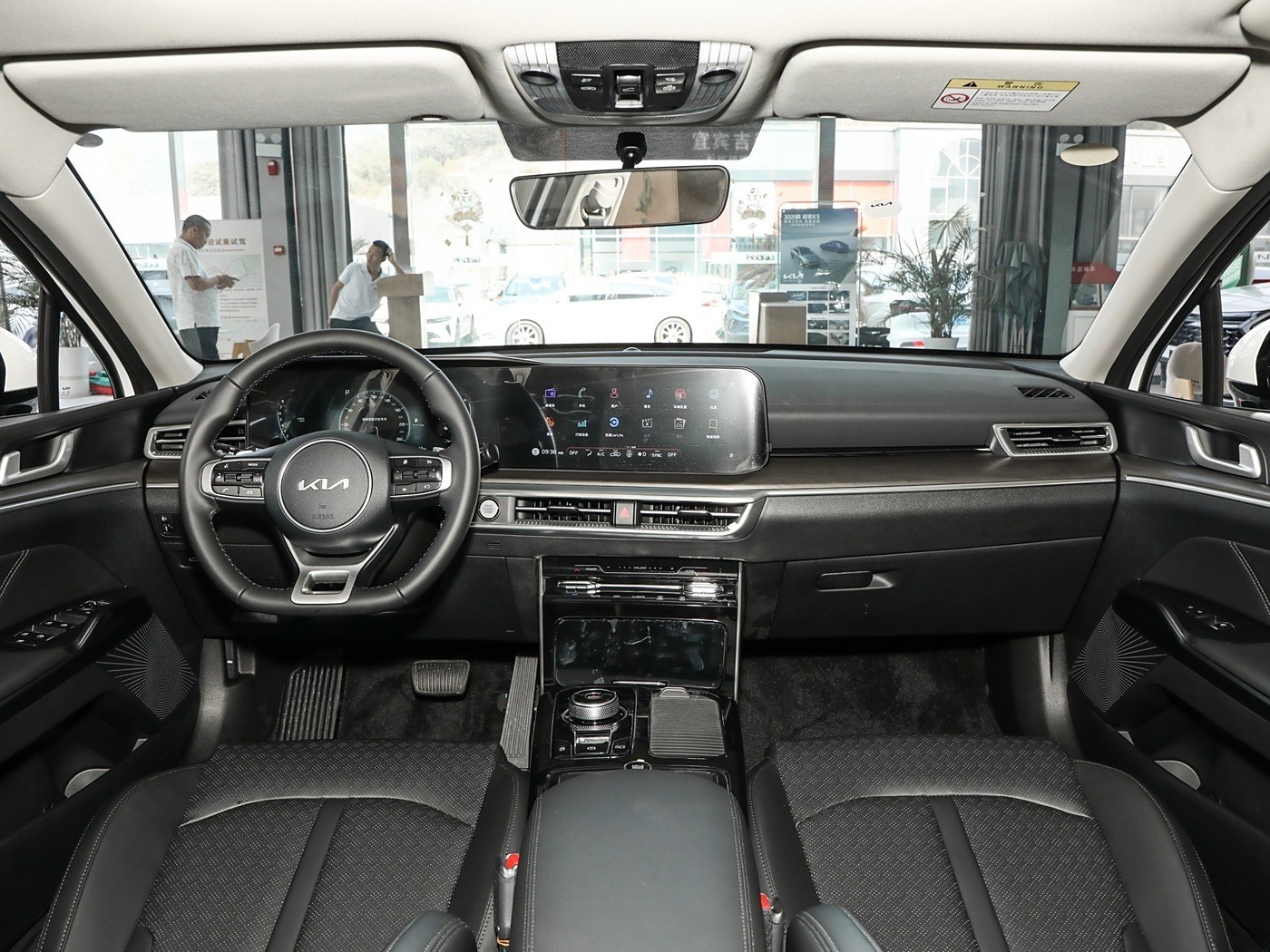 Luxury Edition Sedan Mid Size Auto FWD Gasoline Car 4 Door 5 Seater Kia K5 2025 1.5T