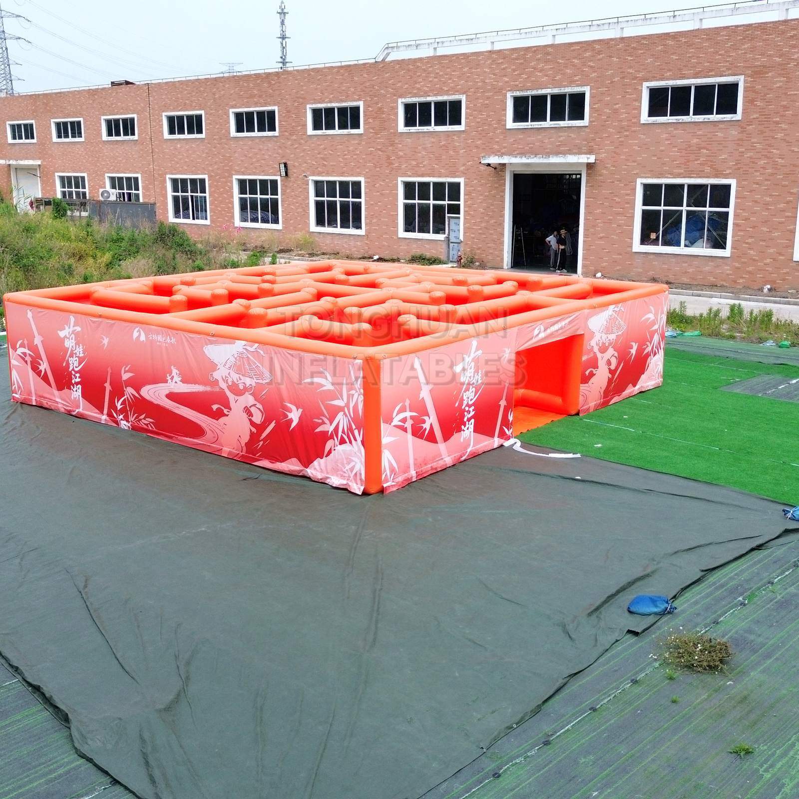 Commercial Red Inflatable Maze with High Walls Multiple Routes and Custom Printed Panels for Events Team Games and Amusement Parks