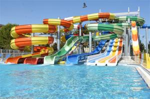 China Commercial Swimming Pool Water Slide Cluster Corrosion Fade Proof For Hotel wholesale