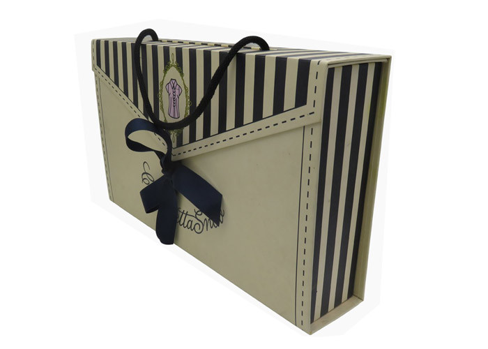 Present Packaging A4 / A3 Gift Box With Lids , Empty Gift Boxes For Party
