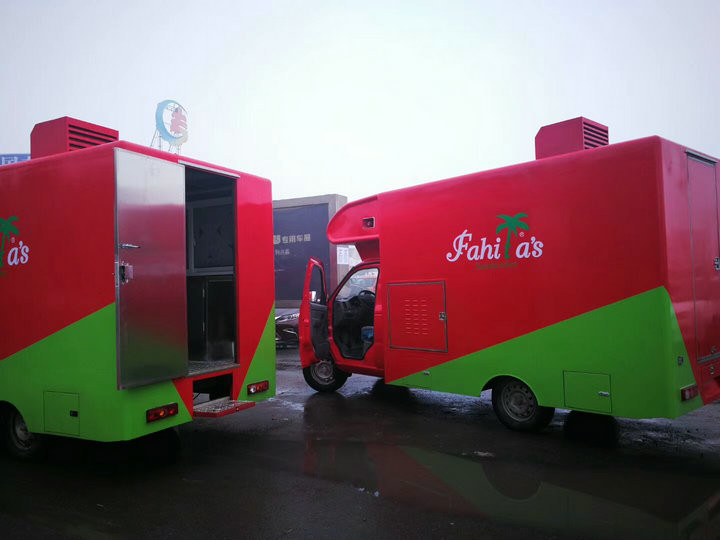 Awesome Petrol Mobile Kitchen Truck , Mobile Fast Food Van Gasoline Fuel Type
