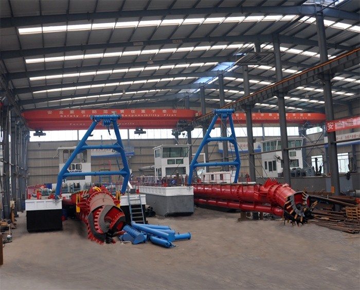 The Daily Output of This 18 Inch Model Dredges And Dredging Machine is 6000 Cubic Meters