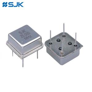 China Thru Hole 8 Pin DIP Half-Size VCXO 1-80MHz 3.3V Or 5V CMOS ±50ppm wholesale