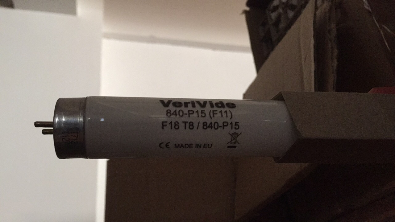 Verivide 840-P15(F11) F18 T8 /840-P15 TL84 Fluorescent Tube Light Lamp MADE IN EU 60cm with Glass Material