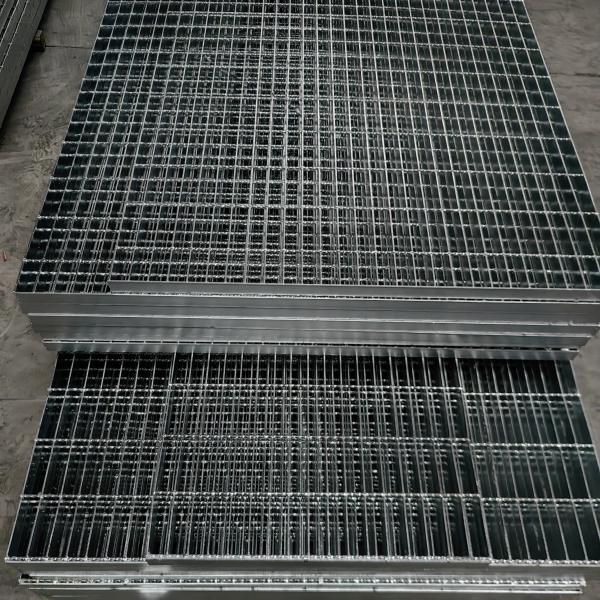 6mm Cross Bar Size Industrial Steel Grating for Garge Heavy Duty Steel