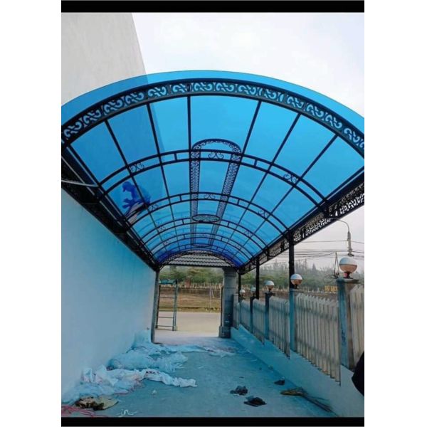 6mm to 10mm Blue Polycarbonate Sheet with Multi-Wall Structure for UV Protection and Diffused and Pleasant Ambient Illumination