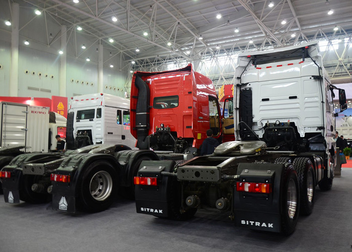 SINOTRUK HOWO Tractor Truck RHD 6X4 10 Wheels Euro2 371HP ZZ4257S3241W