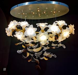 China High End Art Romantic White Floral Lobby Chandelier High End Duplex Villa wholesale