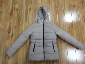 China Zipper Ladies Hooded Padded Jackets Womens Quilted Coat With Fur Hood Detachable wholesale