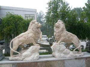 China wholesales nature stone lions/ travertine sculpture wholesale