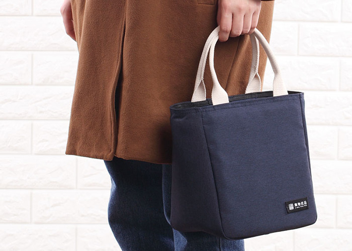 Black Insulated Lunch Box Cooler Bag Easy Carrying 21x22.5x15 CM Size For Men