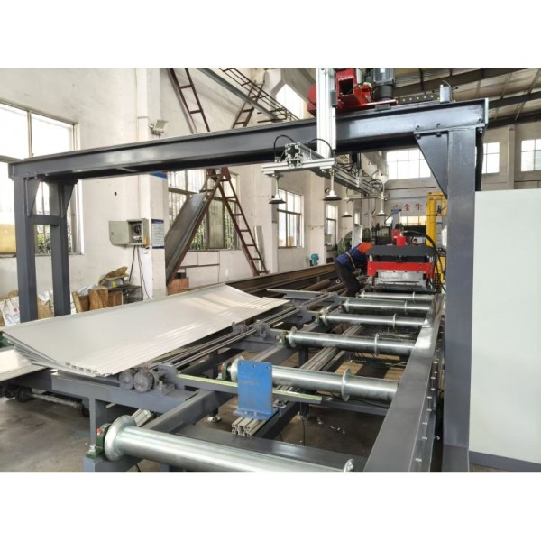 Full Automatically 0.7-1.2mm PPGI Soffit Panel Roll Forming Machine with Auto Stacker