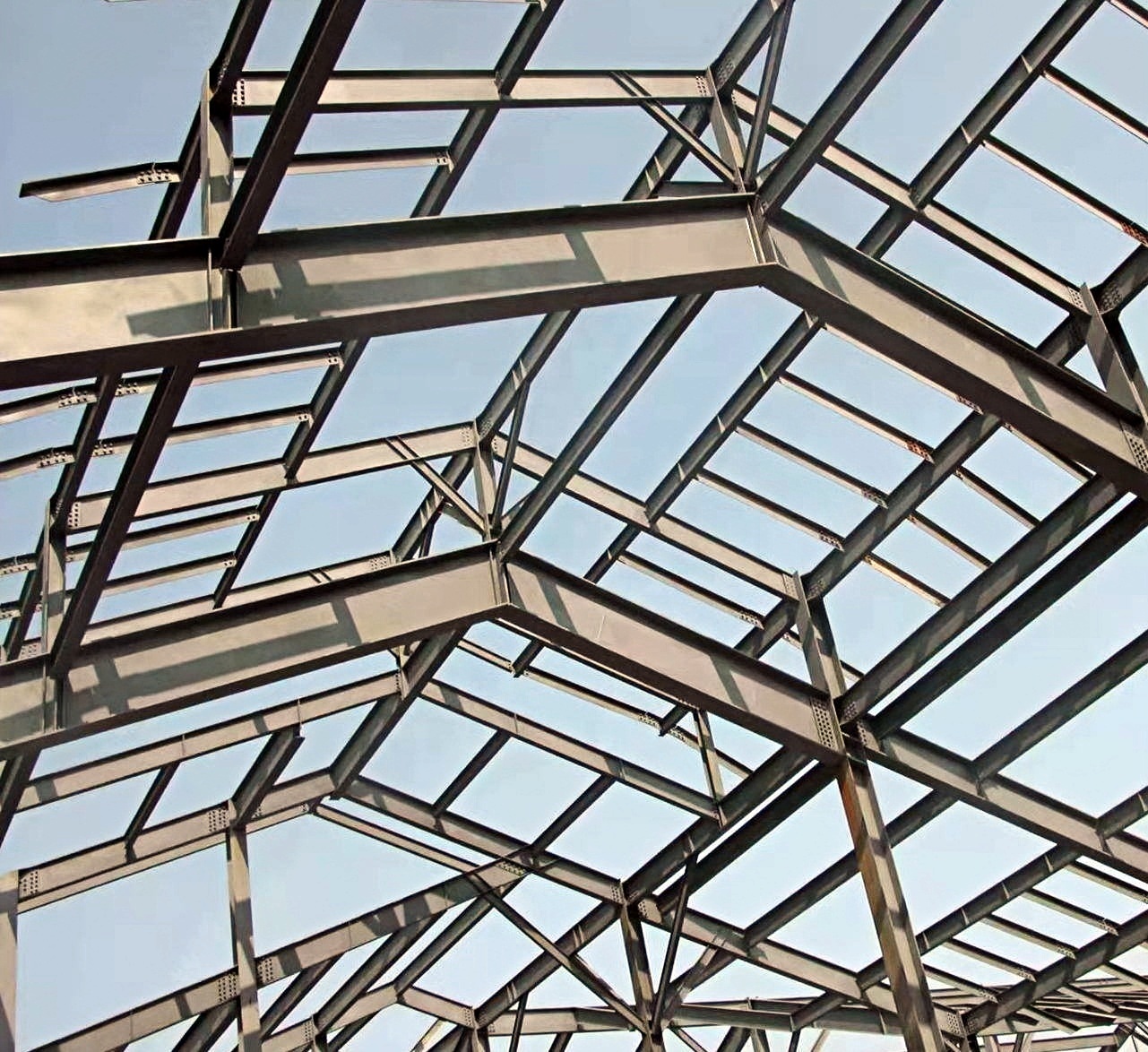 Full Bolt Assembled Prefab Steel Workshop Without Field Welding Stable Structure Fireproof Rock Wool Sandwich Panels For Factory Use