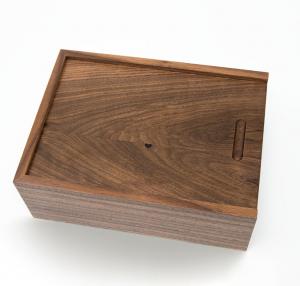 China Modern Small Wooden Gift Box With Push Pull Cover Carving Lid Personalized wholesale
