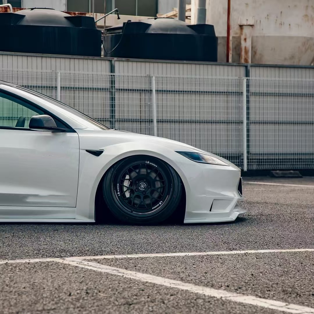 2020- Tesla Body Kit Resin Fiber LB Style Tesla Model 3 Spoiler Front Lip Diffuser
