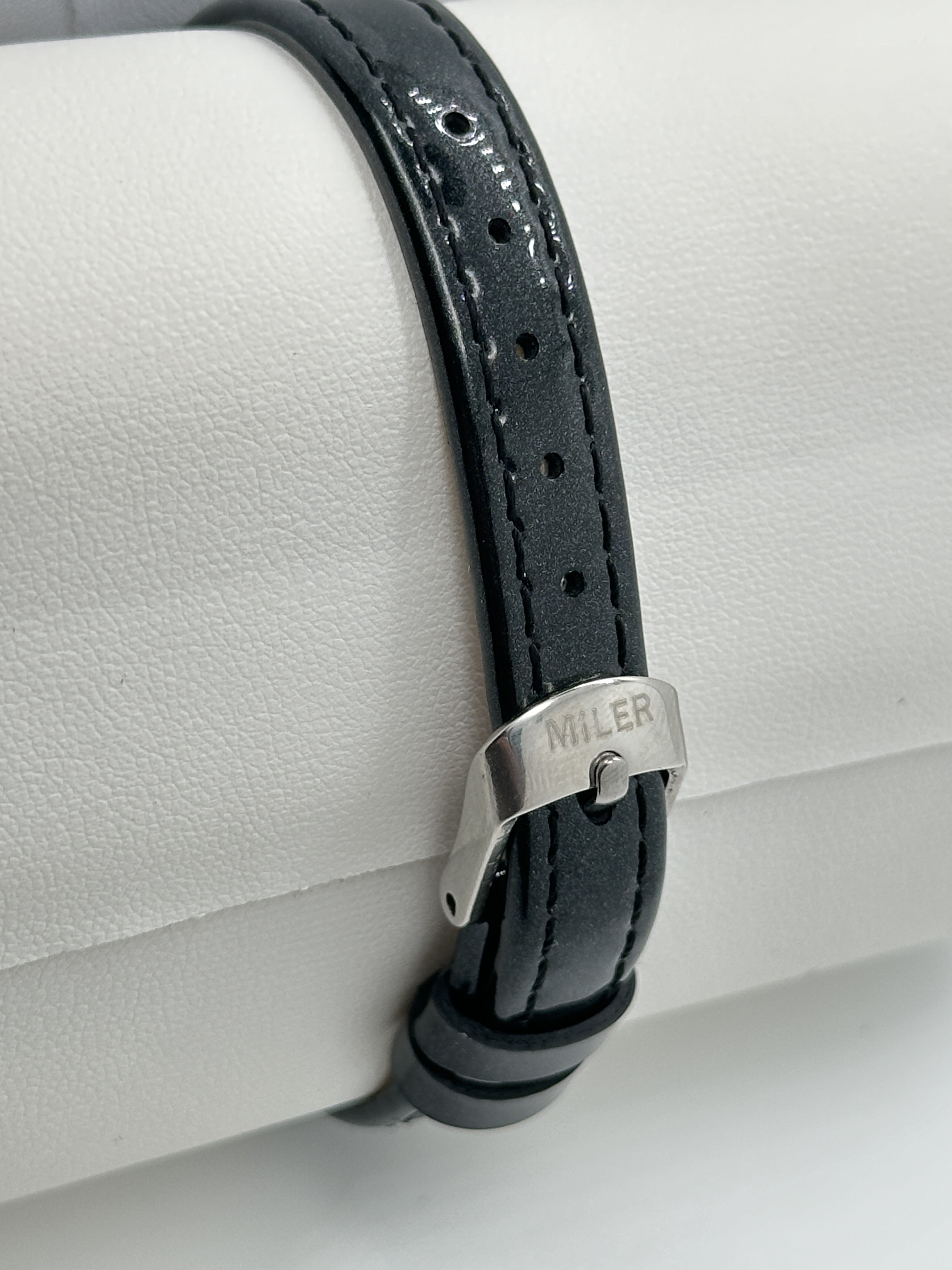 Quartz Watch Sports Wrist Watch with Comfortable Leather Band