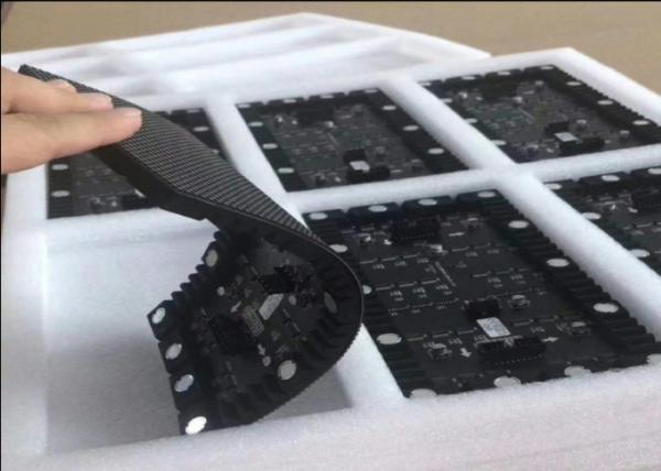 Outdoor Flexible LED Display Screen Long Durability Creative Shapes Long