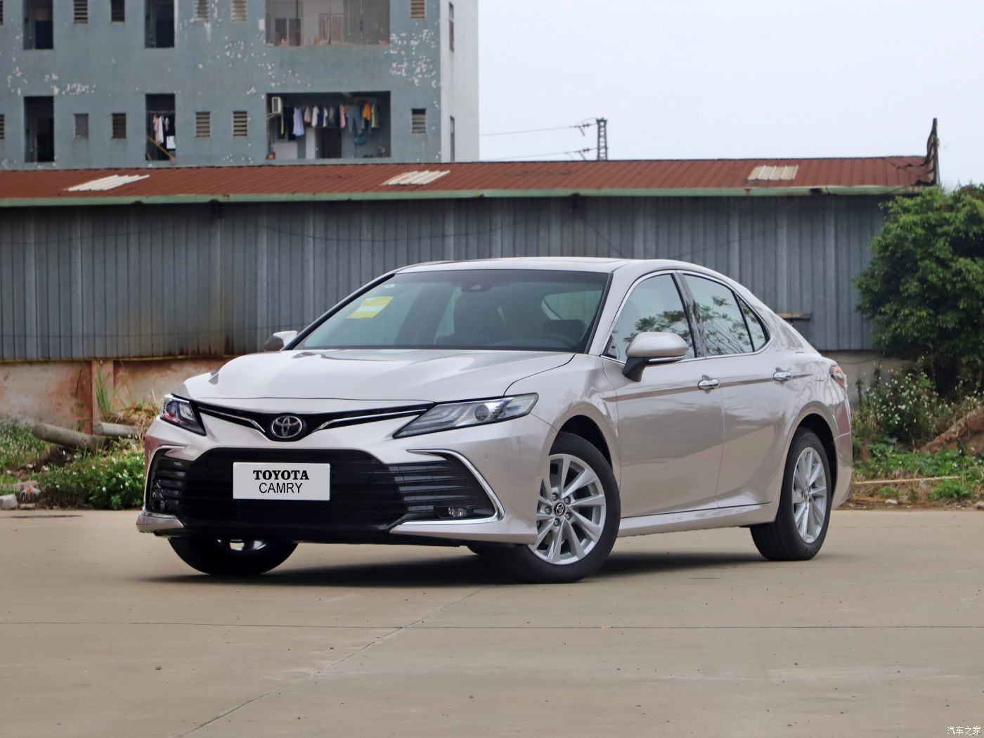 2023 2024 To-yota C-AMRY Second Car Directly Supply LED Camera 10 Electric Suv Fabric 12 Sedan Sunroof 0km Used Car