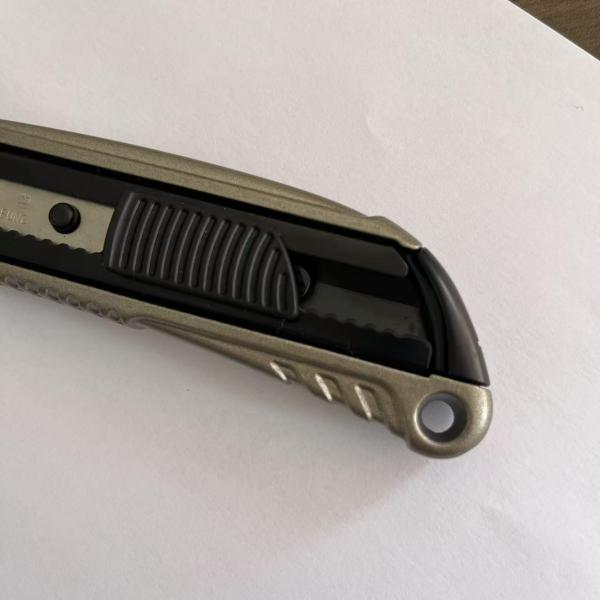 Versatile Multipurpose 18mm Snap Knife With Aluminum SK2 Blade