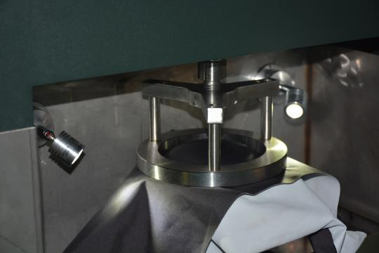 GB/T 4744 High Hydrostatic Head Test Chamber For Fabric , Display Accuracy ± 1%