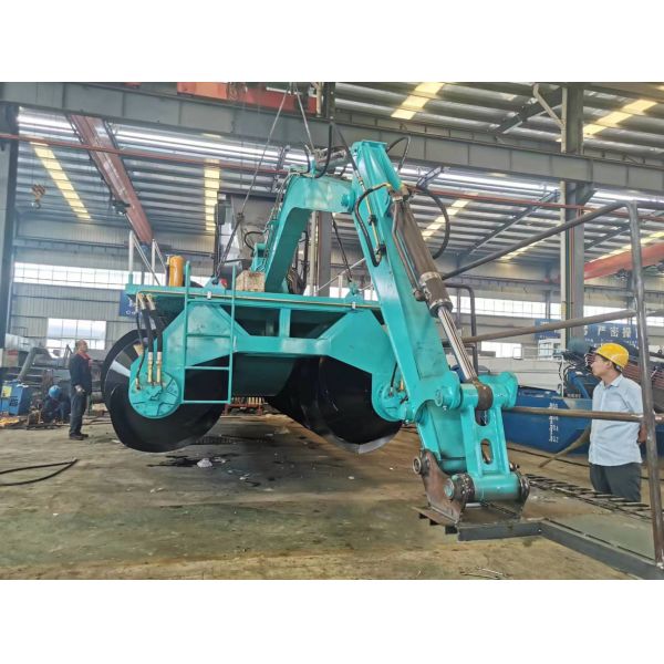 Self-Propulsion Cutter Suction Amphibious Dredger with Max. Discharging Distance 1500m for Wetland Excavation