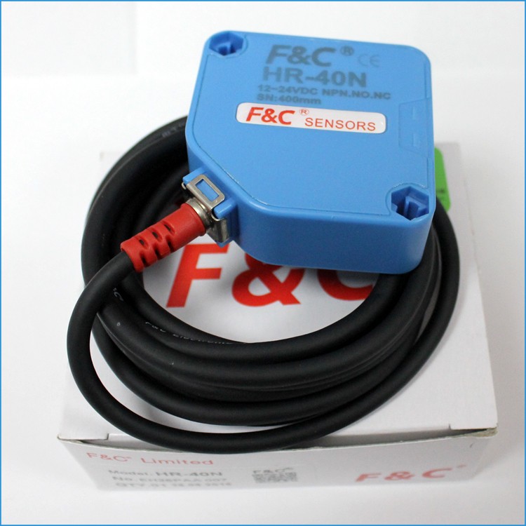 12Volt 4 Wire Reflective Photoelectric Sensors Switch PNP Diffuse Square Sensor.jpg