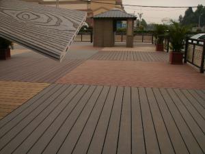 China Solid Wood Plastic Decking Eco Friendly UV Proof WPC Composite Decking wholesale