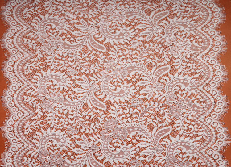 eyelash lace border/lace edged lace/black/white off lace